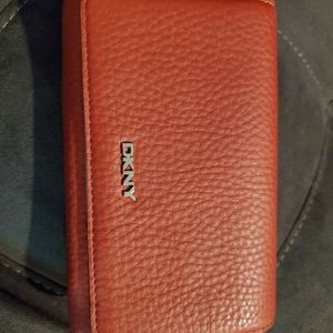 Dkny leather wallet New no tags